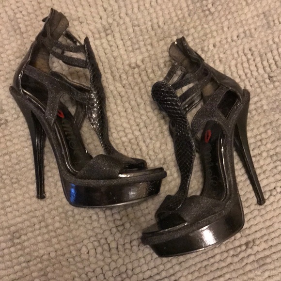 Shoes - Picture 1 of 1